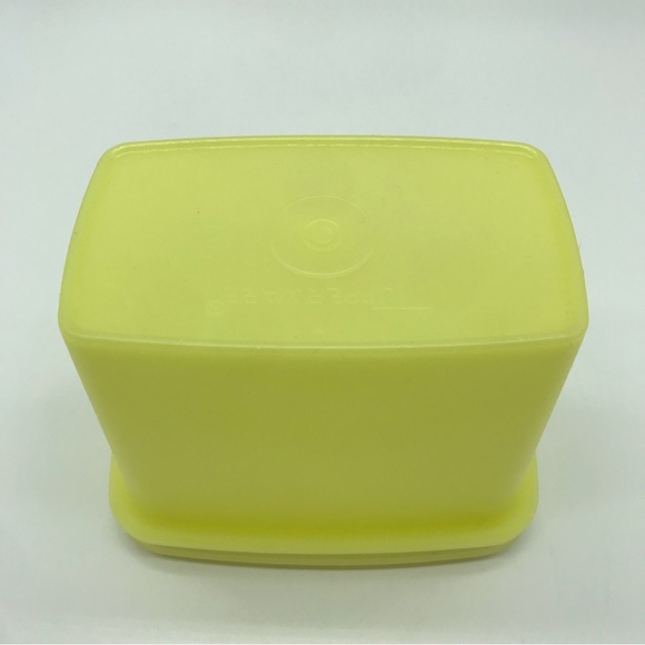 Vintage Retro Yellow Tupperware Storage Container Kitchen With Lid - Picture 8 of 11